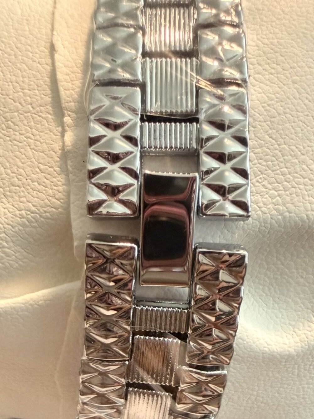 MPW-0224 - Montres Prestige X Invicta Women's Watch - 30mm, Steel (MPW-0224) - Picture 3 of 4